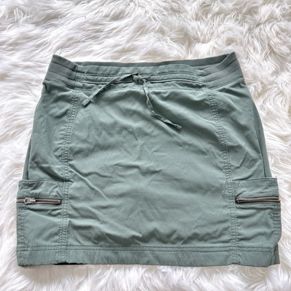 Athleta skirt size small